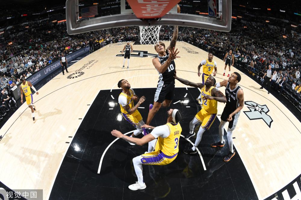 他带领英格 他带领英格